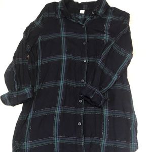 Old Navy long-sleeve plaid button-up